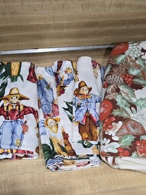 Vintage table clothes Christmas Brazilian & scarecrow tablecloth w/ 4-napkins